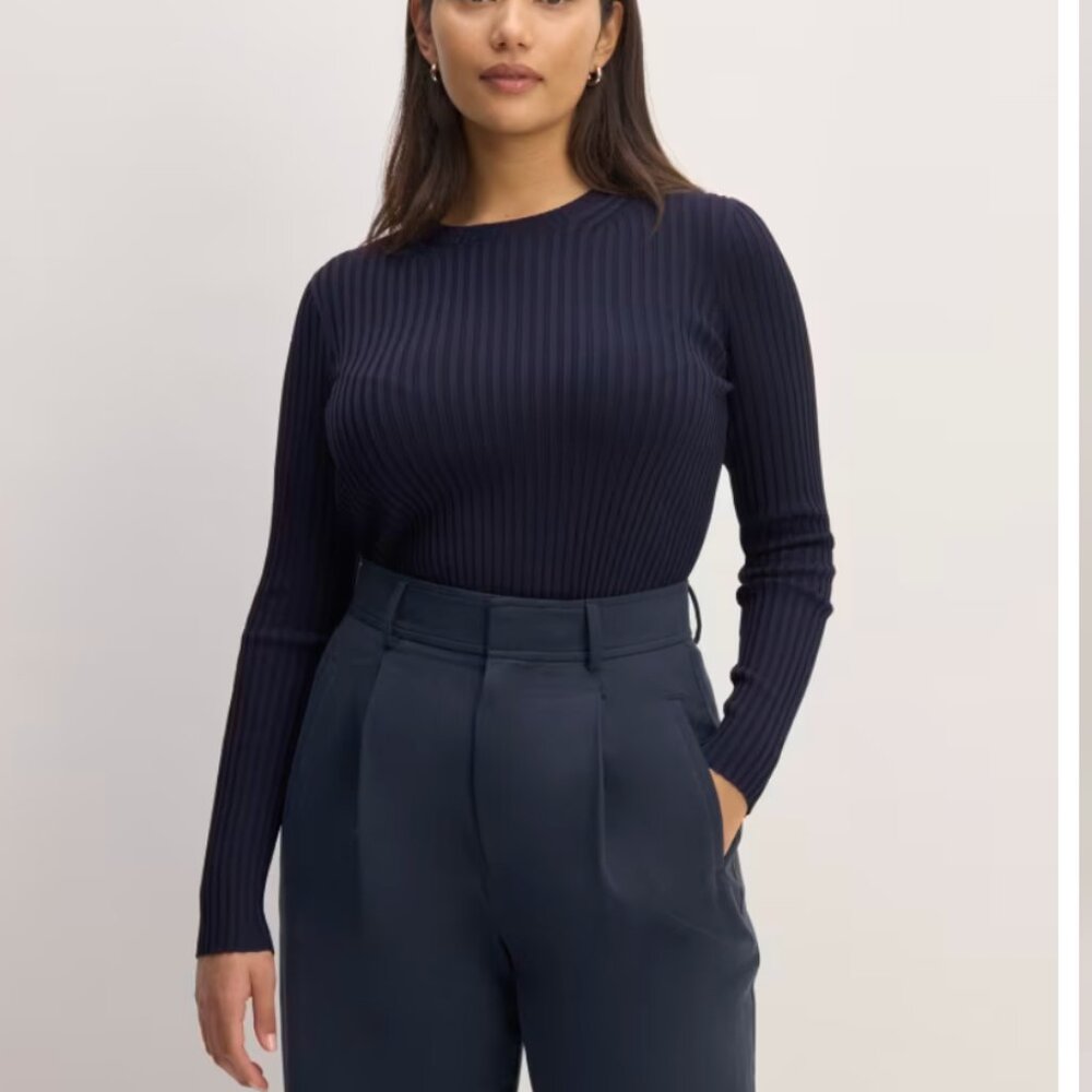Everlane Viscose Knit Crew - Navy
